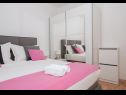 Apartments Ivi - 100 m from pebble beach: A1(2+2), A2(2+2), A3(2+2), A4(4+4), A5(2+2) Drasnice - Riviera Makarska  - Apartment - A1(2+2): bedroom