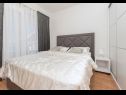 Apartments Ivi - 100 m from pebble beach: A1(2+2), A2(2+2), A3(2+2), A4(4+4), A5(2+2) Drasnice - Riviera Makarska  - Apartment - A4(4+4): bedroom
