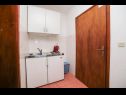Apartments Gloria - 5 min to the beach : SA1(3+1), SA2(3), SA3(3), SA4(4), SA5(3), SA6(3), SA7(2), A8(6+4) Gradac - Riviera Makarska  - Studio apartment - SA1(3+1): kitchen