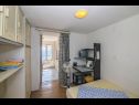Apartments Mira - economy: A1(2+2), SA2(2), SA3(2) Igrane - Riviera Makarska  - Studio apartment - SA3(2): interior