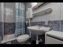 Apartments Vlatko - affordable & cosy: SA1(4), SA2(2+2), SA3(2+2) Krvavica - Riviera Makarska  - Studio apartment - SA3(2+2): bathroom with toilet