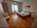 Apartments Željko - spacious and affordable A1(6+2), SA2(2), SA3(2), SA4(2+1) Makarska - Riviera Makarska  - Apartment - A1(6+2): bedroom