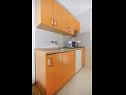Apartments Zrine - comfortable with a balcony: A1(2+2) Makarska - Riviera Makarska  - Apartment - A1(2+2): kitchen