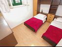 Apartments Srzi A1(7+1), SA2(2), A3(2+1), A4(2+2), A5(4+1) Makarska - Riviera Makarska  - Apartment - A1(7+1): bedroom