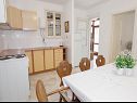 Apartments Srzi A1(7+1), SA2(2), A3(2+1), A4(2+2), A5(4+1) Makarska - Riviera Makarska  - Apartment - A1(7+1): kitchen and dining room