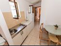 Apartments Srzi A1(7+1), SA2(2), A3(2+1), A4(2+2), A5(4+1) Makarska - Riviera Makarska  - Apartment - A5(4+1): kitchen and dining room