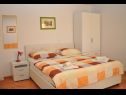 Apartments Ivi - big parking and courtyard SA2(3), SA3(2+1), SA4(2+1), SA5(2+1), SA6(2+1) Makarska - Riviera Makarska  - Studio apartment - SA3(2+1): bedroom