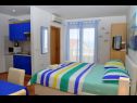 Apartments Ivi - big parking and courtyard SA2(3), SA3(2+1), SA4(2+1), SA5(2+1), SA6(2+1) Makarska - Riviera Makarska  - Studio apartment - SA6(2+1): living room