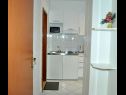 Apartments and rooms Ljuba - 130 meter from sea SA1(2), SA2(2+1), SA6(2+1), A4(2+1), R3(2+1), R7(2+1) Makarska - Riviera Makarska  - Apartment - A4(2+1): kitchen