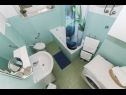Apartments Miri - with terrace : A1(4) Makarska - Riviera Makarska  - Apartment - A1(4): bathroom with toilet