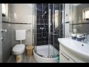 Apartments Brane A1(4) Makarska - Riviera Makarska  - Apartment - A1(4): bathroom with toilet
