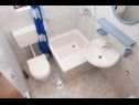 Apartments Ruza A1(4), A2(4), A3(4), A4(3+2), SA5(2), SA6(2+1), SA7(2), A8(2+2) Makarska - Riviera Makarska  - Studio apartment - SA5(2): bathroom with toilet