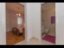Apartments Ruza A1(4), A2(4), A3(4), A4(3+2), SA5(2), SA6(2+1), SA7(2), A8(2+2) Makarska - Riviera Makarska  - Apartment - A8(2+2): hallway