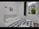 Apartments Petar - 200 m from beach: A1(4) Makarska - Riviera Makarska  - Apartment - A1(4): bedroom