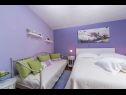Apartments Palmina - comfort apartment: A1 veliki (6),  A2 žuti (4+1), A3 lila (2), SA4 bijeli (2) Makarska - Riviera Makarska  - Studio apartment - SA4 bijeli (2): bedroom