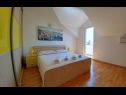 Apartments Ennio - free parking: A1(6+2) Makarska - Riviera Makarska  - Apartment - A1(6+2): bedroom