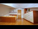 Apartments Ennio - free parking: A1(6+2) Makarska - Riviera Makarska  - Apartment - A1(6+2): bedroom