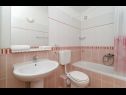 Apartments Ennio - free parking: A1(6+2) Makarska - Riviera Makarska  - Apartment - A1(6+2): bathroom with toilet