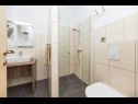Apartments Dolo - in centre: A1(5), A2(5) Makarska - Riviera Makarska  - Apartment - A2(5): bathroom with toilet