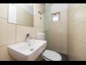 Apartments Dolo - in centre: A1(5), A2(5) Makarska - Riviera Makarska  - Apartment - A2(5): bathroom with toilet
