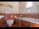Apartments Duki - sea view: A1(4+1), A2(3+2) Makarska - Riviera Makarska  - Apartment - A2(3+2): bathroom with toilet