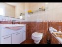 Apartments Duki - sea view: A1(4+1), A2(3+2) Makarska - Riviera Makarska  - Apartment - A2(3+2): bathroom with toilet