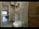 Apartments Mario - with terace: A1(2+2), A2(4), A3(2+2) Makarska - Riviera Makarska  - Apartment - A1(2+2): bathroom with toilet