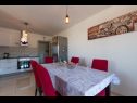 Apartments Vese - quiet area: A1(4+2) Makarska - Riviera Makarska  - Apartment - A1(4+2): kitchen and dining room
