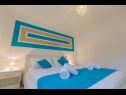 Apartments Luxury - heated pool, sauna and gym: A1(2), A2(2), A3(4), A4(2), A5(4), A6(2) Makarska - Riviera Makarska  - Apartment - A4(2): bedroom