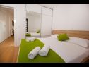 Apartments Maka - city centar: A1(4+2), A2(2+2), A3(4+2), A4(2+2), A5(4+2), A6(4+1) Makarska - Riviera Makarska  - Apartment - A2(2+2): bedroom
