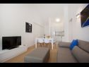 Apartments Maka - city centar: A1(4+2), A2(2+2), A3(4+2), A4(2+2), A5(4+2), A6(4+1) Makarska - Riviera Makarska  - Apartment - A5(4+2): living room