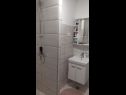 Apartments Vela - with own parking: A1(2) Podgora - Riviera Makarska  - Apartment - A1(2): bathroom with toilet