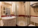 Apartments Mir A1(7) Podgora - Riviera Makarska  - Apartment - A1(7): bathroom with toilet