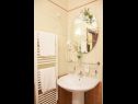 Apartments Villa Sailor - luxurious : 1 - A101 (2+2), 2 - R201 (2), 3 - SA202 (2+2), 4 - SA204 (2), 5 - SA304 (2), 6 - SA305 (2+2), 7 - R401 (2), 8 - R404 (2) Tucepi - Riviera Makarska  - Apartment - 1 - A101 (2+2): bathroom with toilet