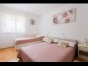Apartments Anki - 15 m from sea: A1(4), A2(3), A3(2+1), A4 east(2+1) Zivogosce - Riviera Makarska  - Apartment - A2(3): bedroom