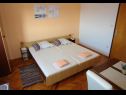 Apartments and rooms Ognjen - family apartments with free parking A1(2+2), SA3(2), R1(2), A5 (4+2) Betina - Island Murter  - Studio apartment - SA3(2): bedroom