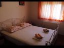 Apartments and rooms Ognjen - family apartments with free parking A1(2+2), SA3(2), R1(2), A5 (4+2) Betina - Island Murter  - Apartment - A5 (4+2): bedroom