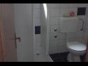 Apartments Marija - 20 m from beach : A1(2+3), A3(2+2), A4(2+2), SA5(2+1) Betina - Island Murter  - Apartment - A3(2+2): bathroom with toilet