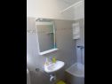 Apartments Matija - 30 m from sea: A1(4+2), SA2(2+2), A2(2+2) Jezera - Island Murter  - Studio apartment - SA2(2+2): bathroom with toilet