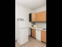 Apartments Matija - 30 m from sea: A1(4+2), SA2(2+2), A2(2+2) Jezera - Island Murter  - Apartment - A1(4+2): kitchen