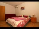Apartments Slavica - free parking A1 Mali (3), A2 Veliki (4+1) Jezera - Island Murter  - Apartment - A1 Mali (3): bedroom