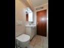 Apartments Ana - sea view: A1(4+1), A2(2+2) Murter - Island Murter  - Apartment - A1(4+1): bathroom with toilet