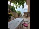 Apartments Bila - 15m from the sea: A1(6) Tisno - Island Murter  - garden terrace