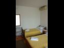 Apartments Zdravko - 150 m from sandy beach: SA1(3), SA2(3), A3(5) Duce - Riviera Omis  - Studio apartment - SA1(3): interior
