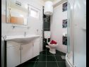 Apartments Milica - sea view : A1(2+2), A2(2+2) Krilo Jesenice - Riviera Omis  - Apartment - A1(2+2): bathroom with toilet