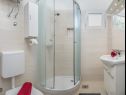Apartments Milica - sea view : A1(2+2), A2(2+2) Krilo Jesenice - Riviera Omis  - Apartment - A2(2+2): bathroom with toilet