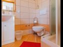 Apartments Mari - sea view apartments: A1(2) Borna, A2(4) Iva, A3(4) Silver, A4(4) Red Nemira - Riviera Omis  - Apartment - A3(4) Silver: bathroom with toilet