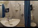 Apartments Iva - with beautiful view: A1(4+1) Omis - Riviera Omis  - Apartment - A1(4+1): bathroom with toilet