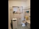 Apartments Renko - free parking : A1(2+2) Omis - Riviera Omis  - Apartment - A1(2+2): bathroom with toilet