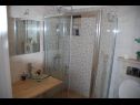 Apartments Sima - comfortable family apartments A1 Šima(4+2), A2 Ivona(2+2) Omis - Riviera Omis  - Apartment - A1 Šima(4+2): bathroom with toilet